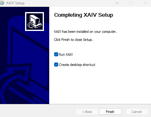 「Finish」(完了)を押すと XAIV が起動します